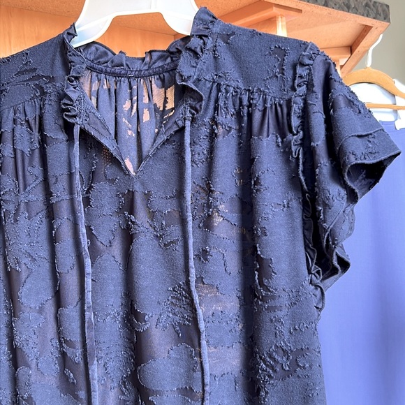 Navy bow tie ruffle neck and ruffle flutter sleeves, lacy design - Picture 5 of 8